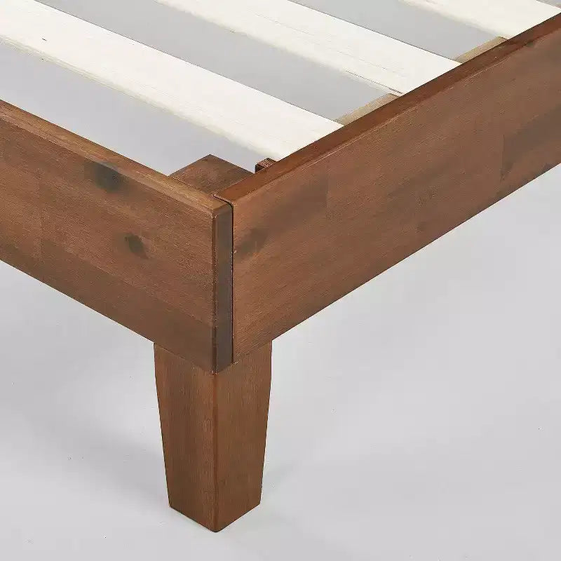 Letto a piattaforma in legno Deluxe con testiera